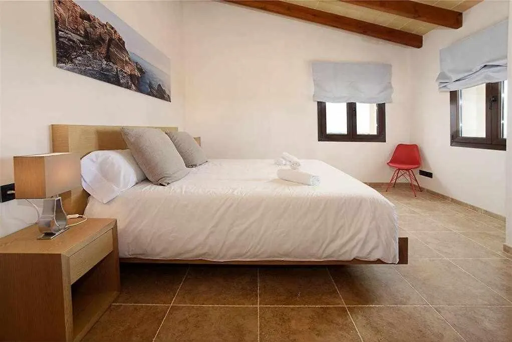 Finca Sa Pletassa 8 Pax Wifi Piscina Jardin Bbq S'Horta Spain