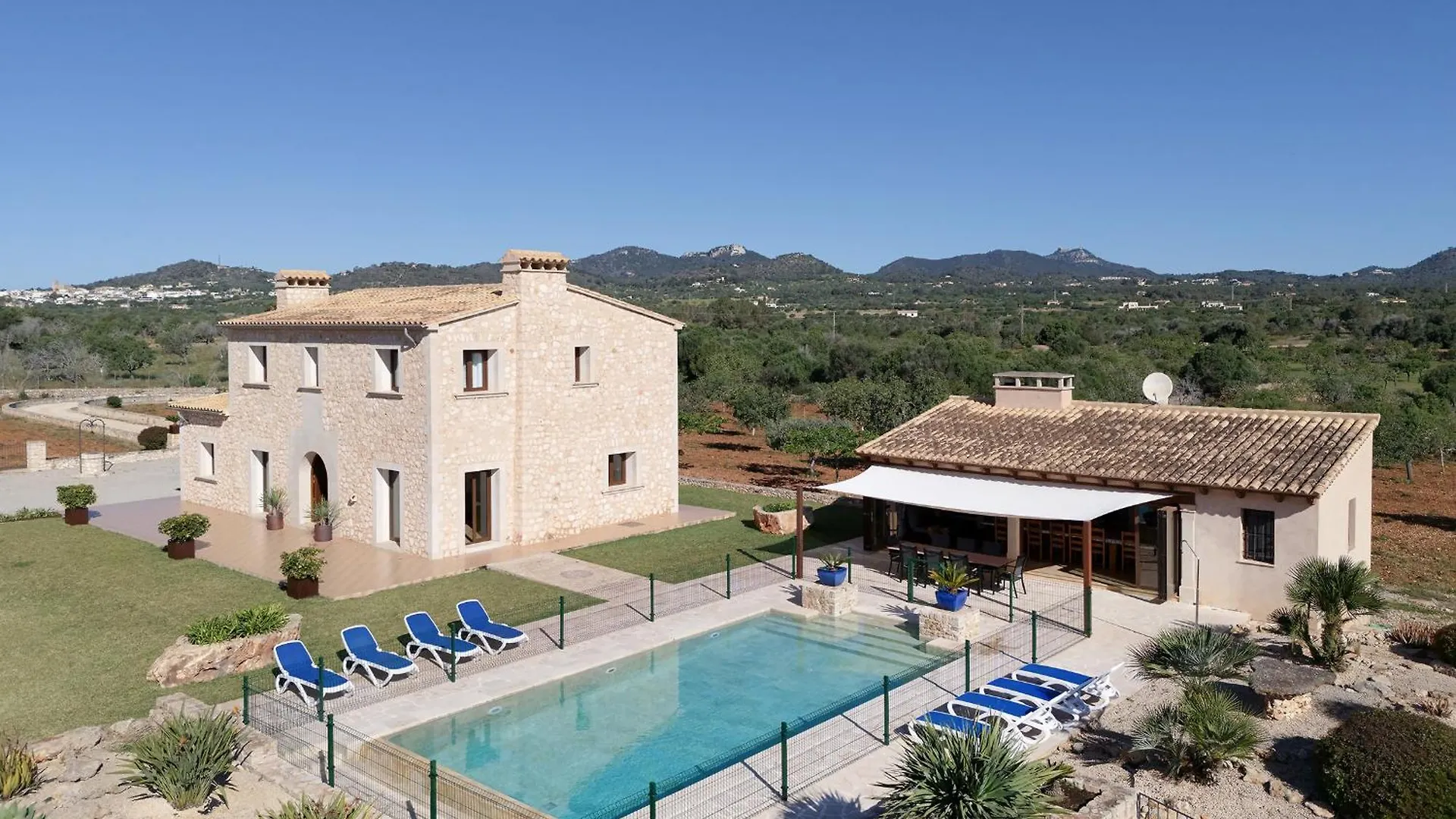 Finca Sa Pletassa 8 Pax Wifi Piscina Jardin Bbq S'Horta シャレー